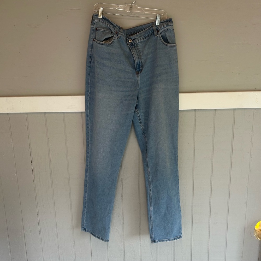 Abercrombie & Fitch Curve love The 90’s slim straight ultra high rise jeans